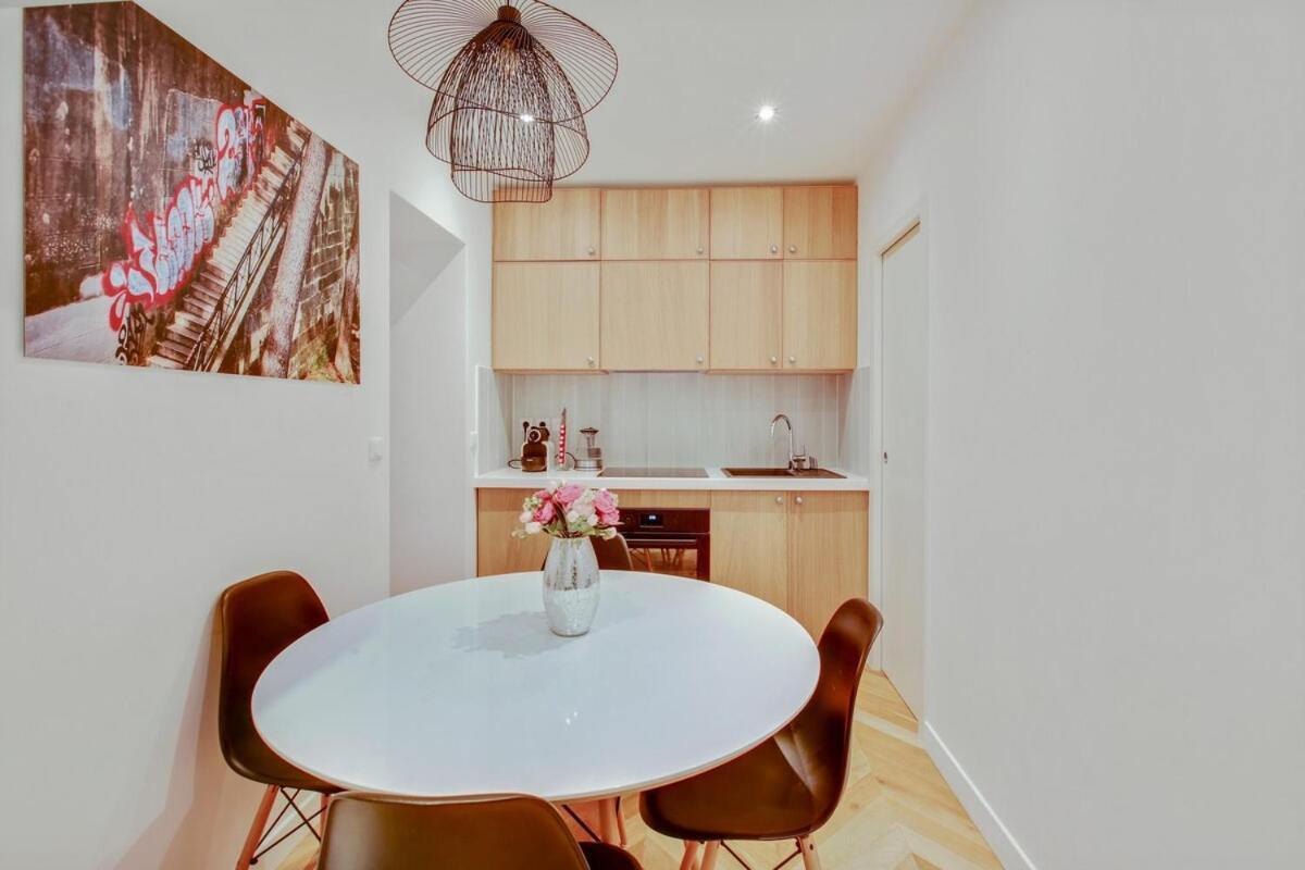 4-star For 4, 10 Mn From Champs-elysees *