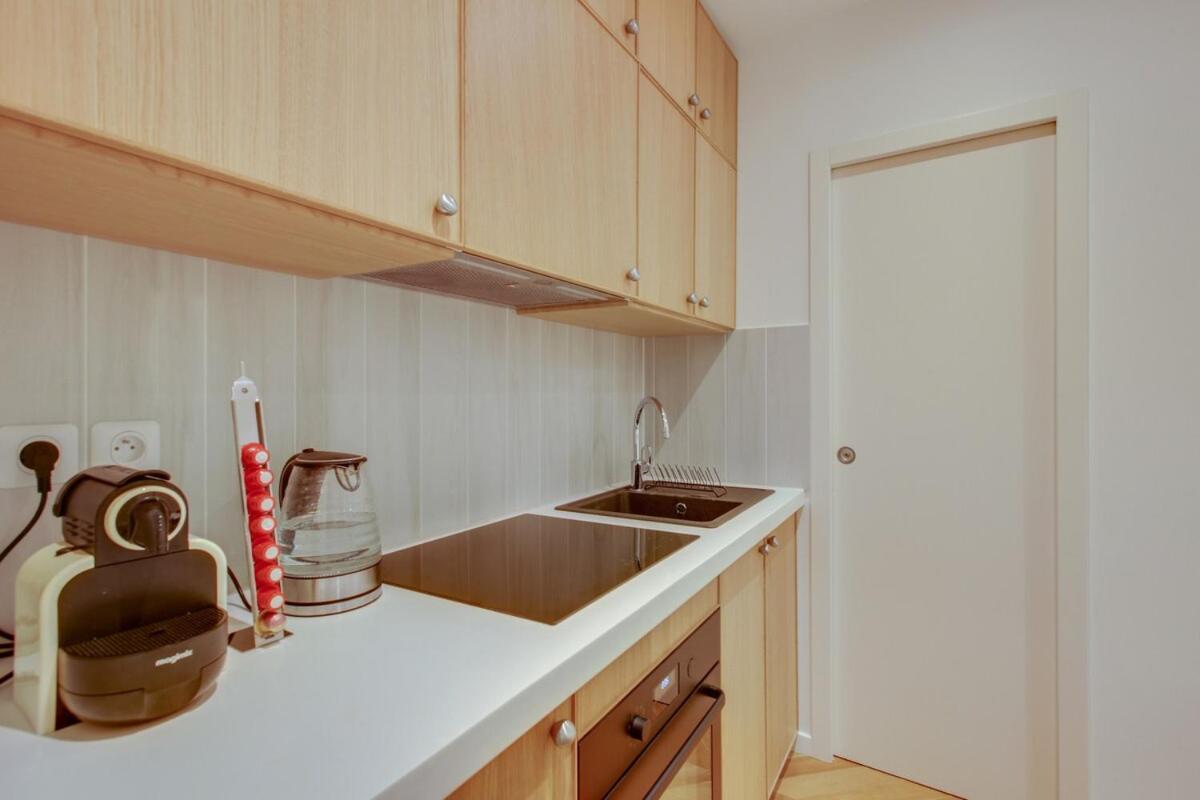 4-star For 4, 10 Mn From Champs-elysees